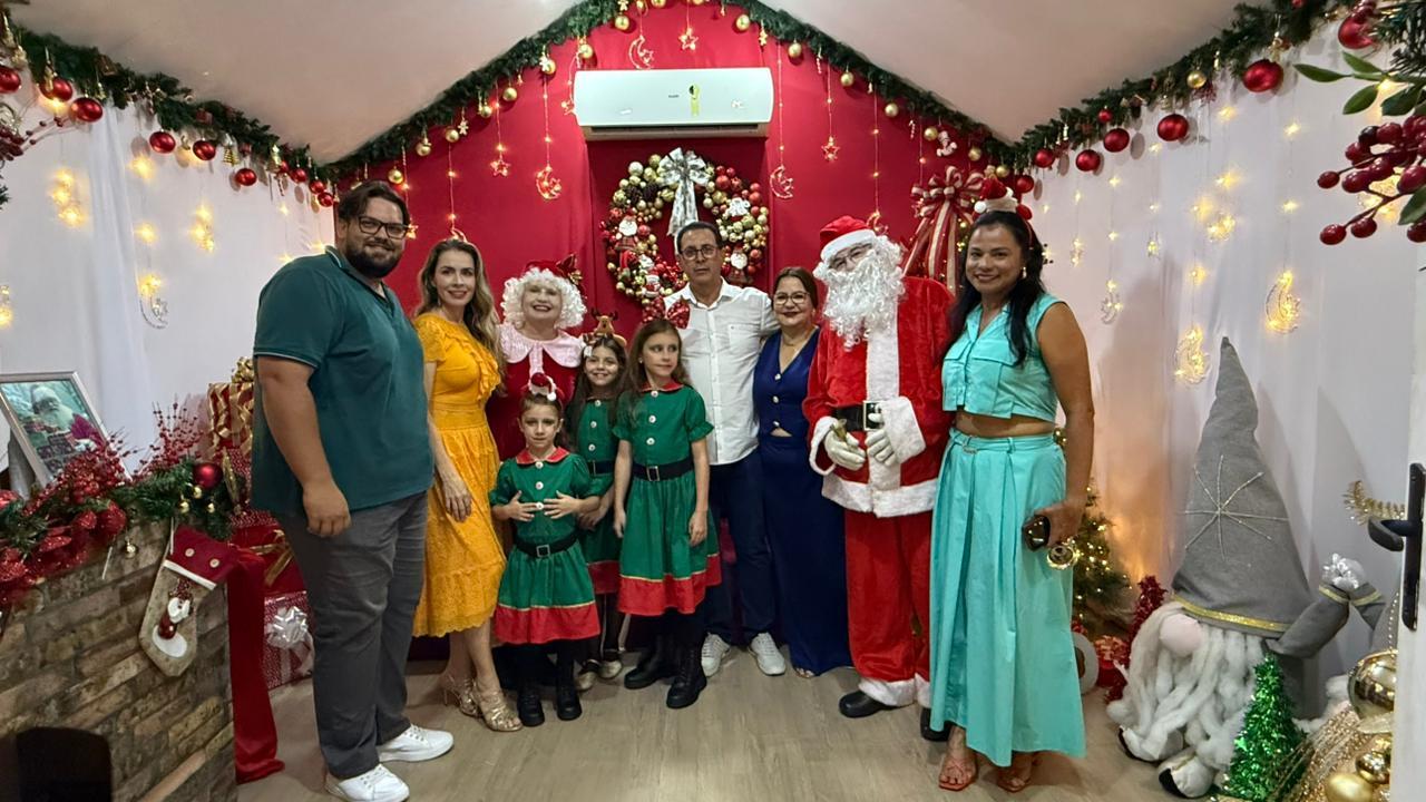 Luzes do Natal de Luz transformam Rolim de Moura e marcam a abertura oficial da temporada natalina na Praça Durvalino de Oliveira Luzes do Natal de Luz transformam Rolim de Moura e marcam a abertura oficial da temporada natalina na Praça Durvalino de Oliveira