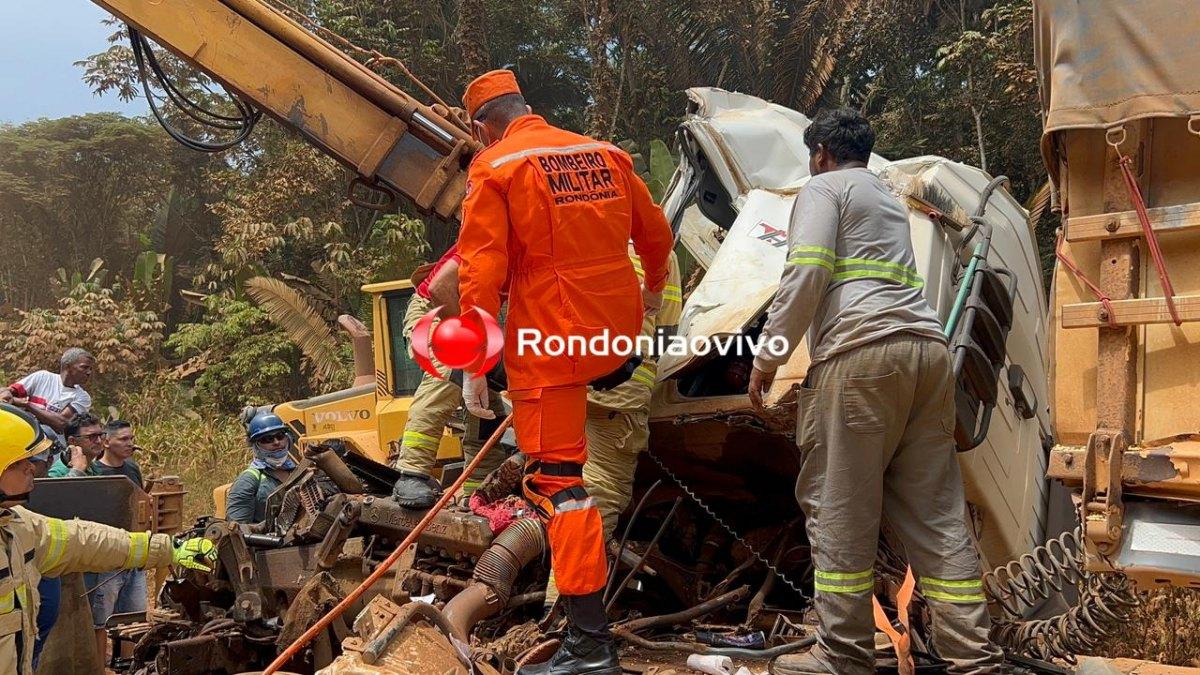 Motorista de carreta fica preso nas ferragens após gravíssimo acidente em PVH 