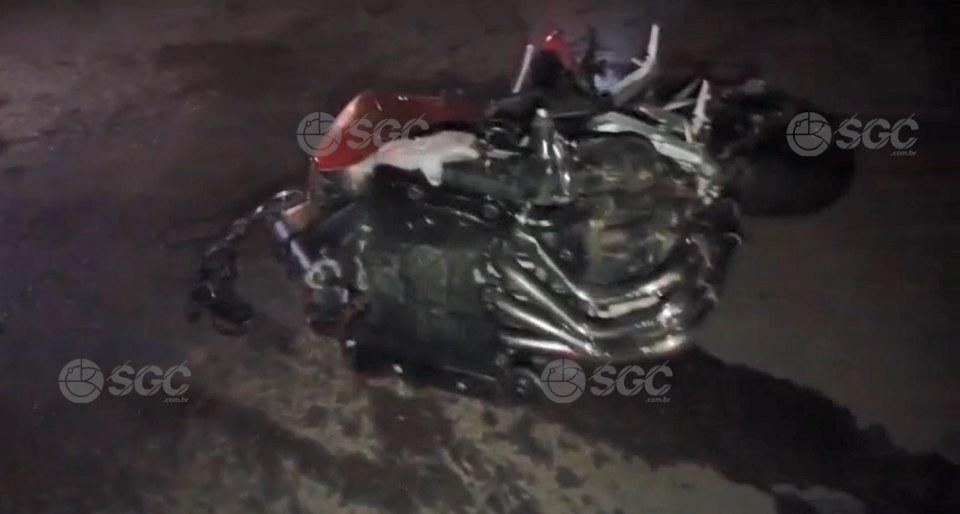 Moto fica partida ao meio e empresário de 25 anos morre em acidente na Avenida Rio de Janeiro