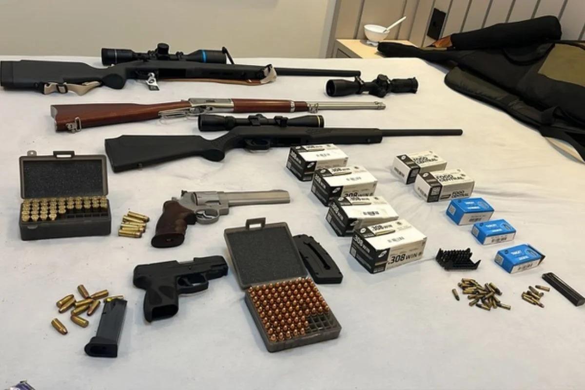 PCC "importou" 10 t de cocaína para SP em voos clandestinos, diz PF PCC "importou" 10 t de cocaína para SP em voos clandestinos, diz PF