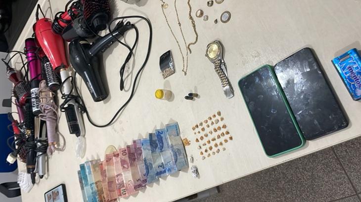 Ponto de vendas de drogas é fechado pela segunda vez, dupla é detida Ponto de vendas de drogas é fechado pela segunda vez, dupla é detida