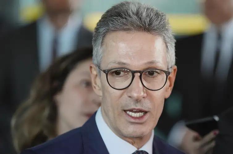 Presidenciáveis iniciam campanha em redutos eleitorais
